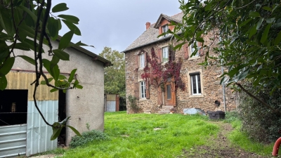 Corps de ferme à rénover - Rieupeyroux (Aveyron)