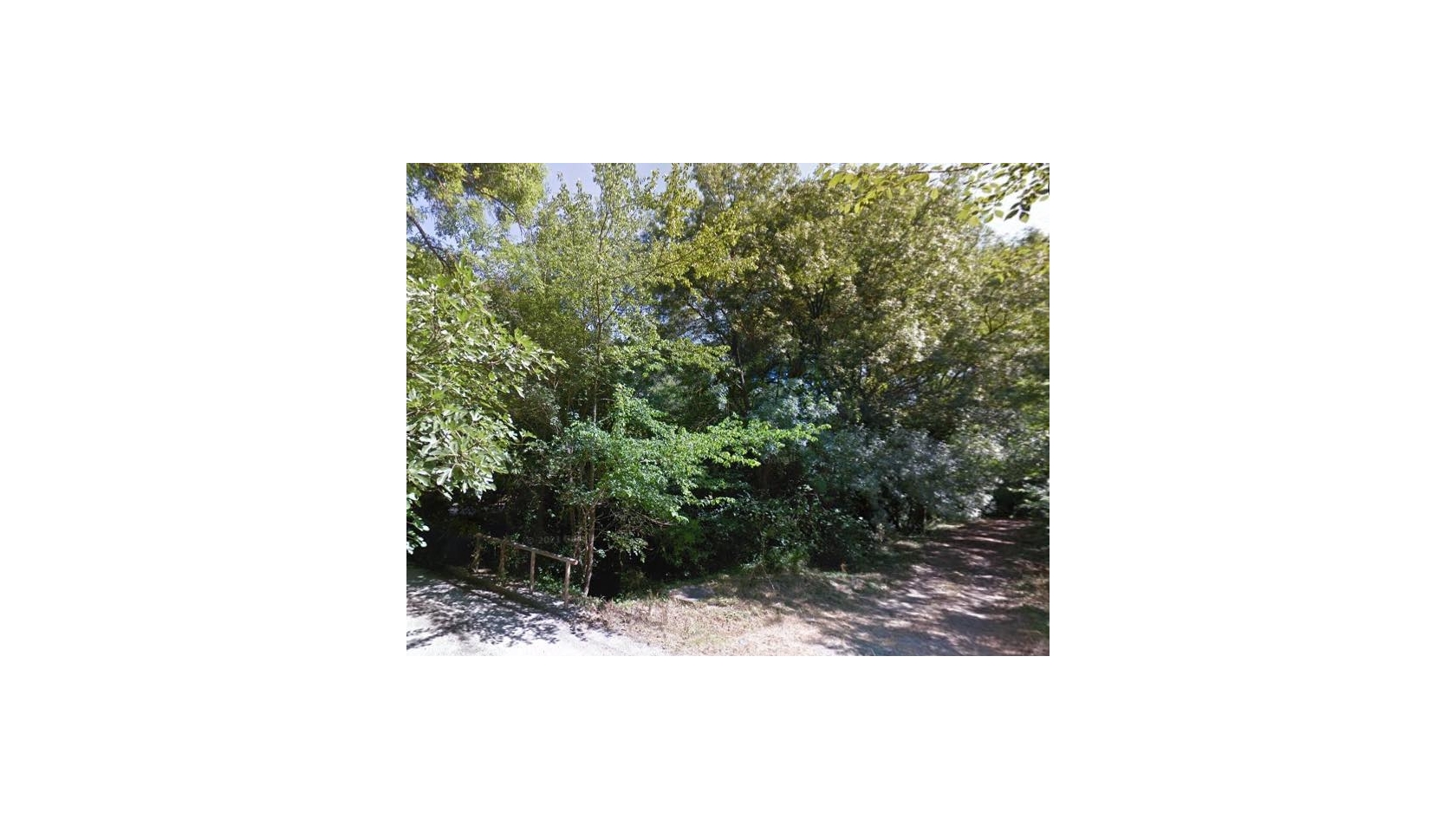 7,4 Hectares de nature pure - à Cuers (83)