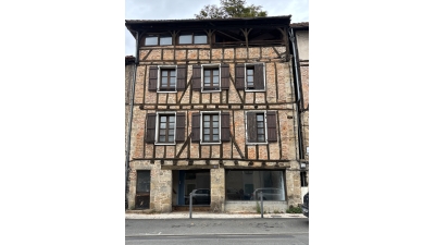 Immeuble a rénover - à Figeac