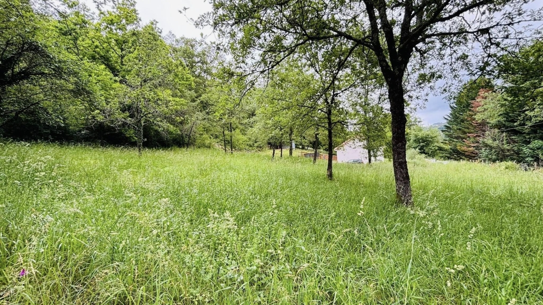 Terrain constructible de 1460m2 - Saint Pierre Toirac