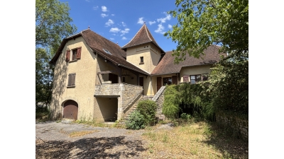 Maison traditionnelle avec piscine et 1,55 ha de terrain